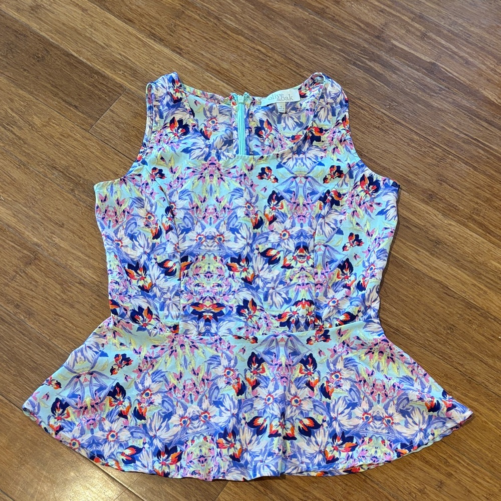 Olive & Oak Blue Floral Sleeveless Blouse